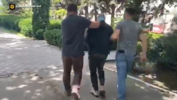 Un tânăr de 27 de ani, cercetat penal pentru Circulația ilegală a drogurilor